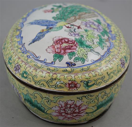 A Chinese enamel Canton enamel oval box and cover, late 19th / early 20th century, 26.5cm